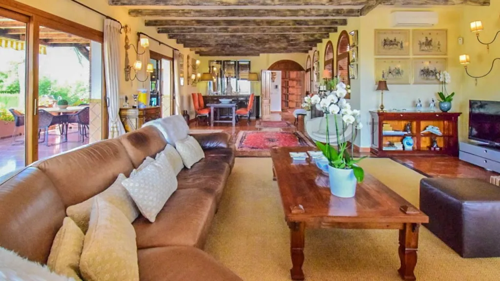 d6b21be9-dc72-46b1-b704-3fbdf93a11da