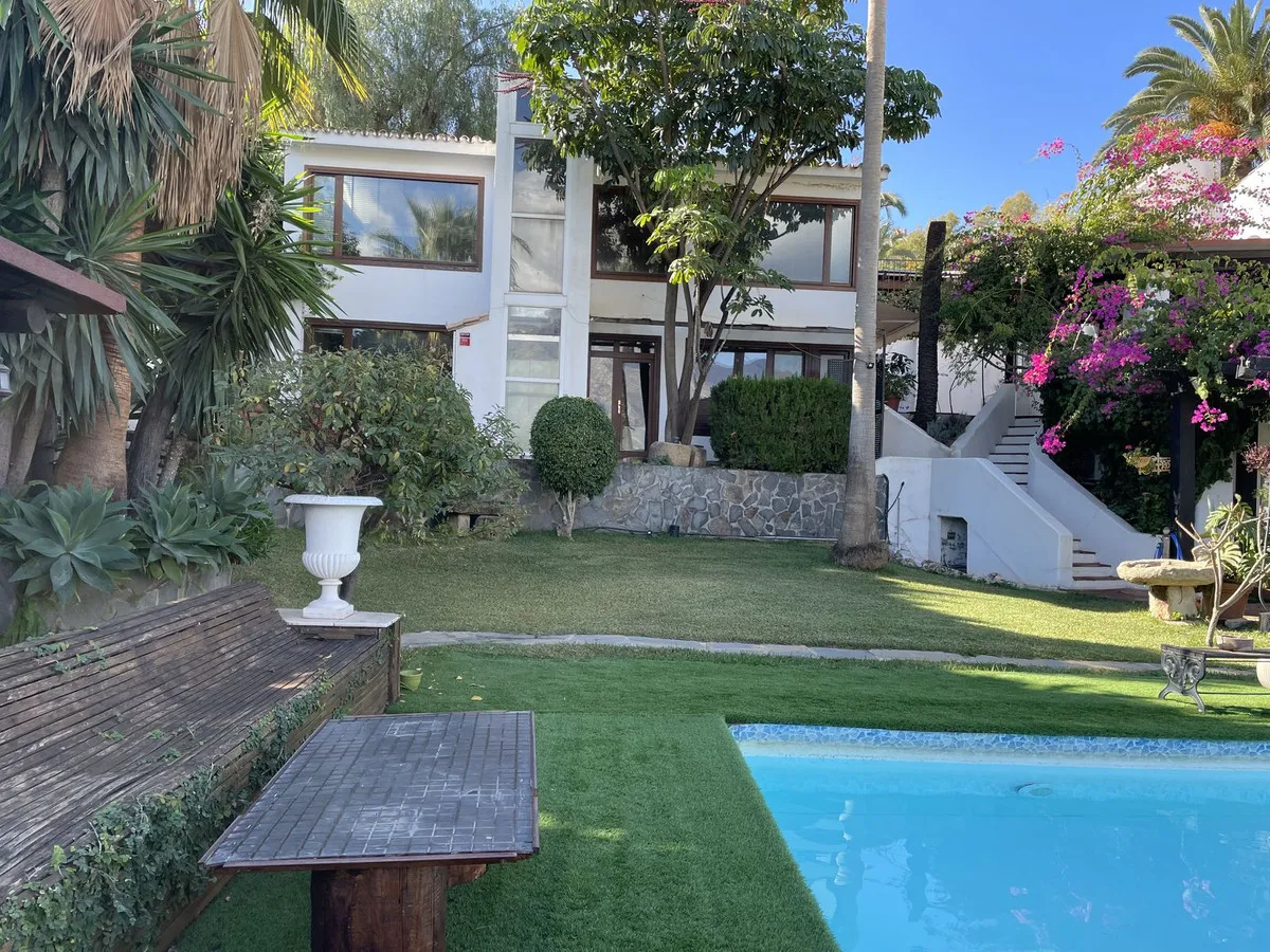 3e89b87e-4e35-40d2-834b-b4282883d982