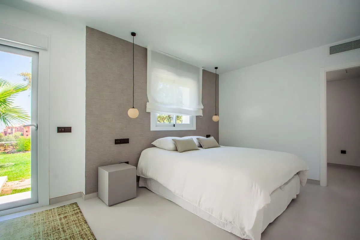 2c65cbb1-9ff8-41b2-a326-6f7b3b2f2aae