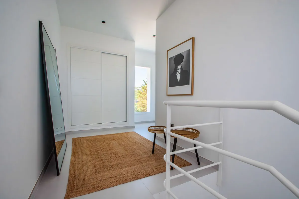 43200d8d-42ab-48a1-96f9-8442fbb98297