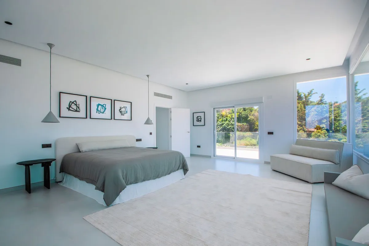 e82303c0-aee8-43b8-881d-06c22428a3bd