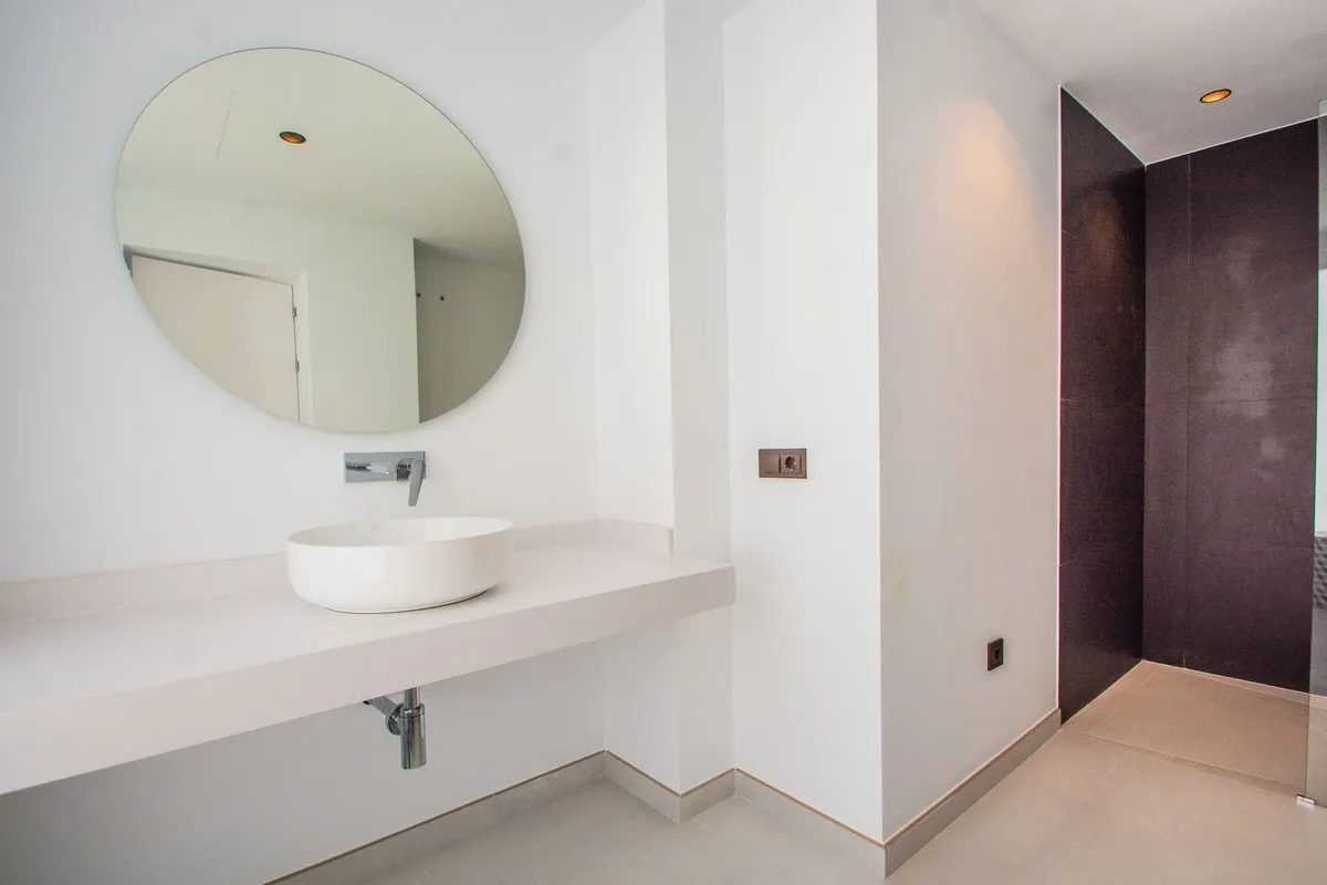 f0eb9634-1526-40e4-b1d6-fb6dc0583e64