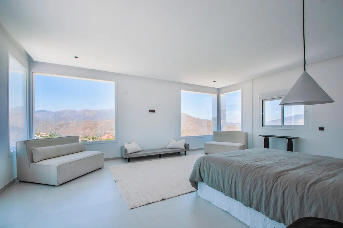 f9bdc411-0d76-4622-be11-e546f3b2244c