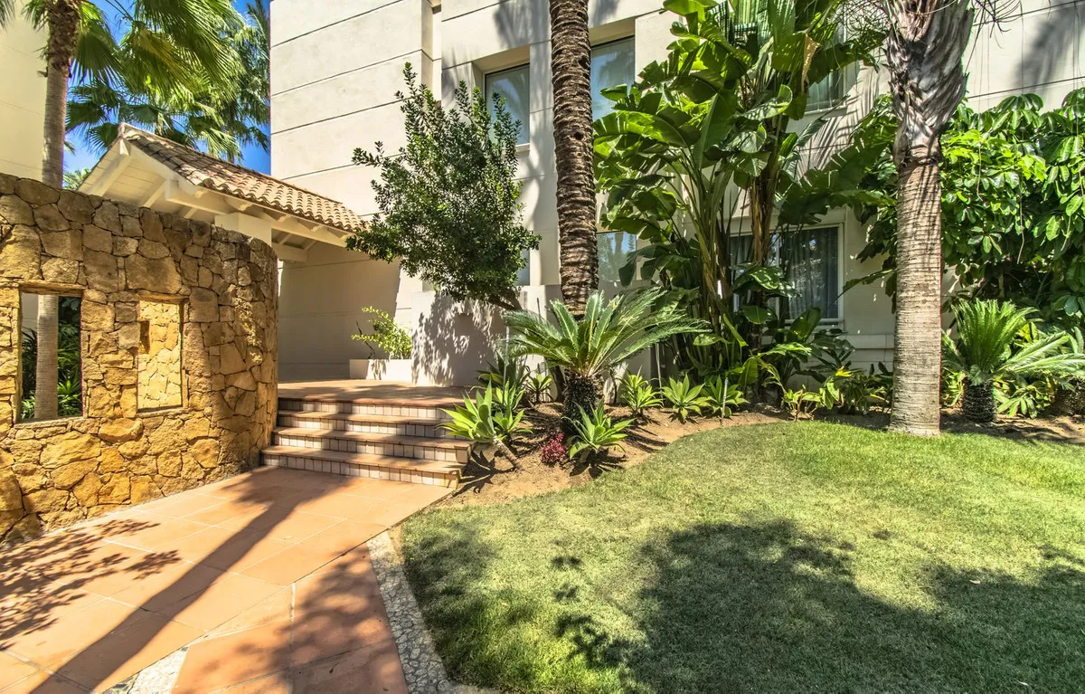 037fe8db-10b5-4d13-a4a1-10681641fad2