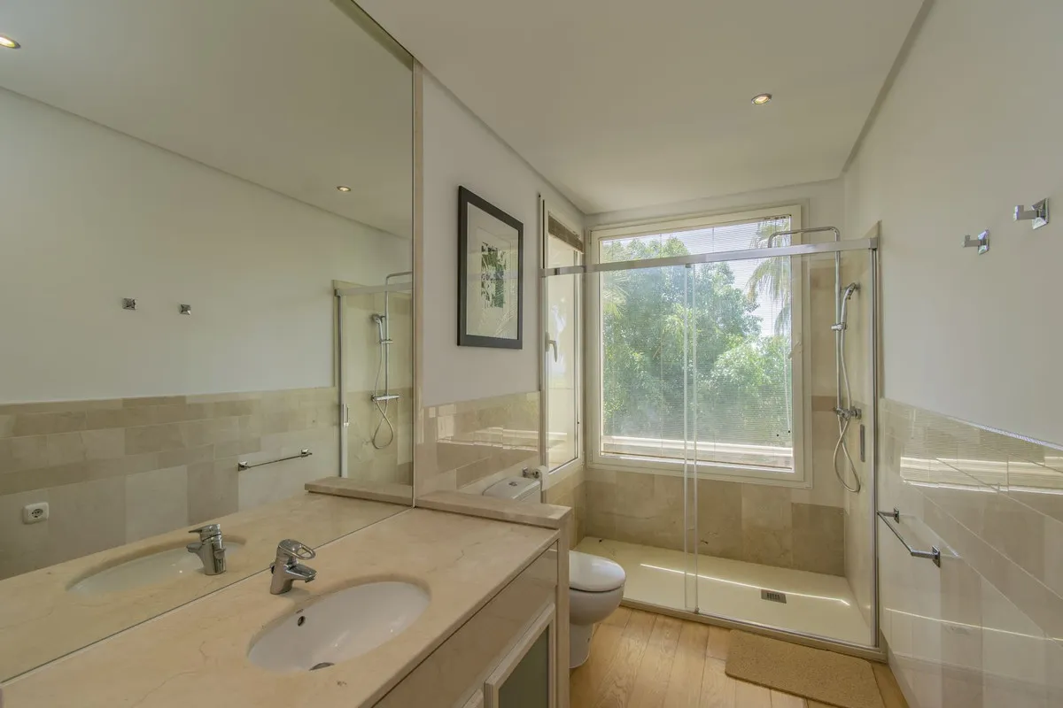 2d52028b-1b68-4734-9395-30d46b012d44