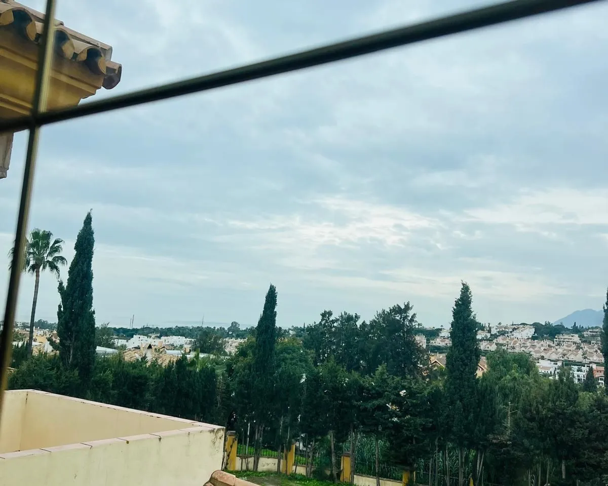 72fb87de-1029-46f2-8350-8608eaa3abf4