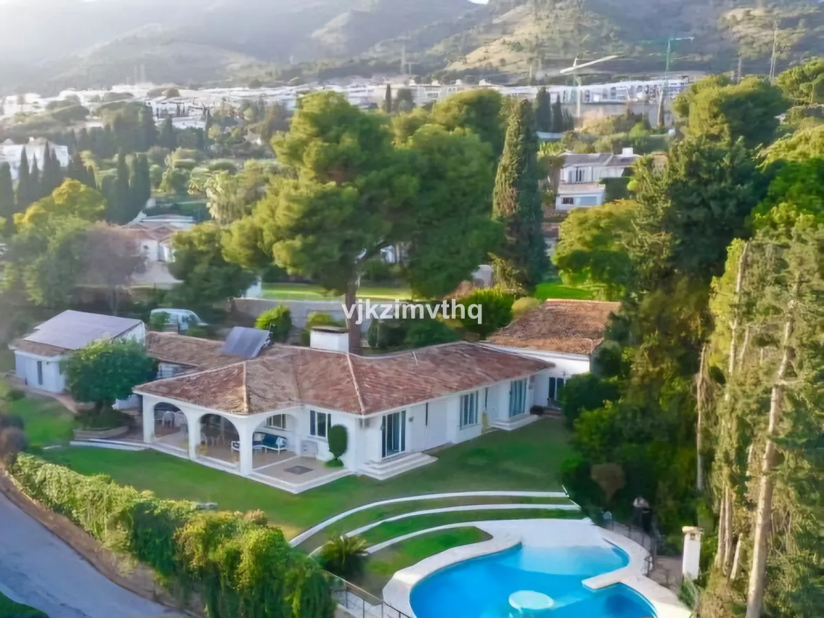 4c9cec4e-e285-41d0-a100-0f738643c57b