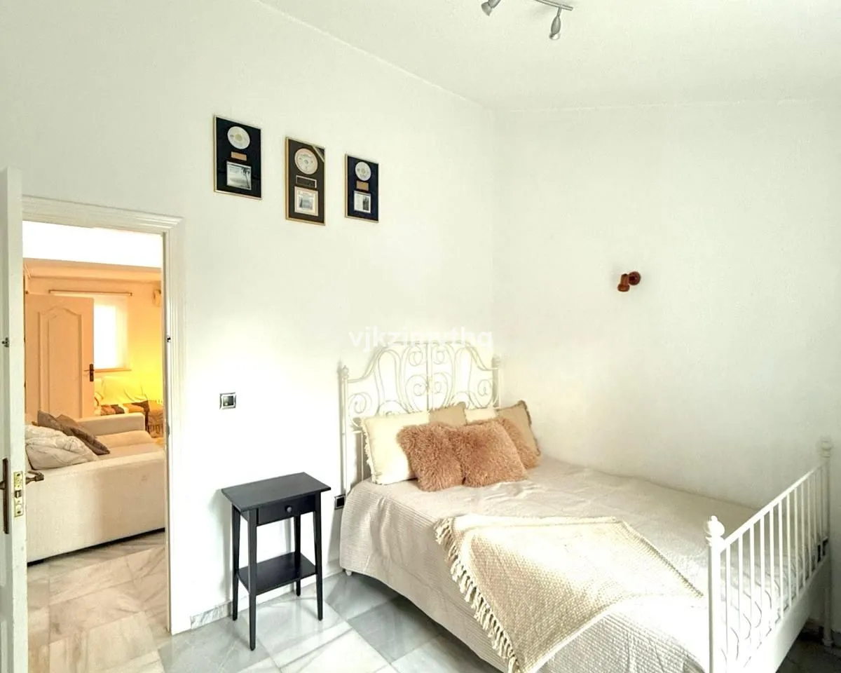 977d255d-4e94-4206-8d3b-2d9d68c61678