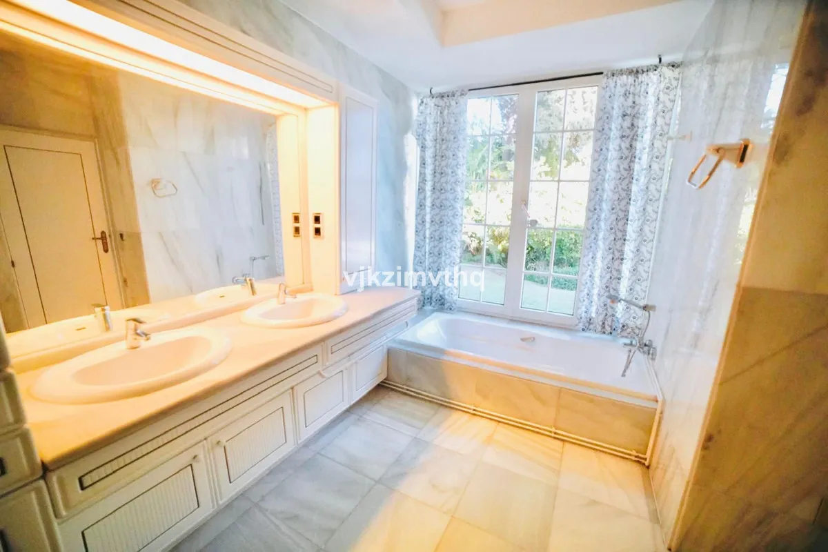 9e913aa8-4a4d-45fe-ae92-c0083bc101d7