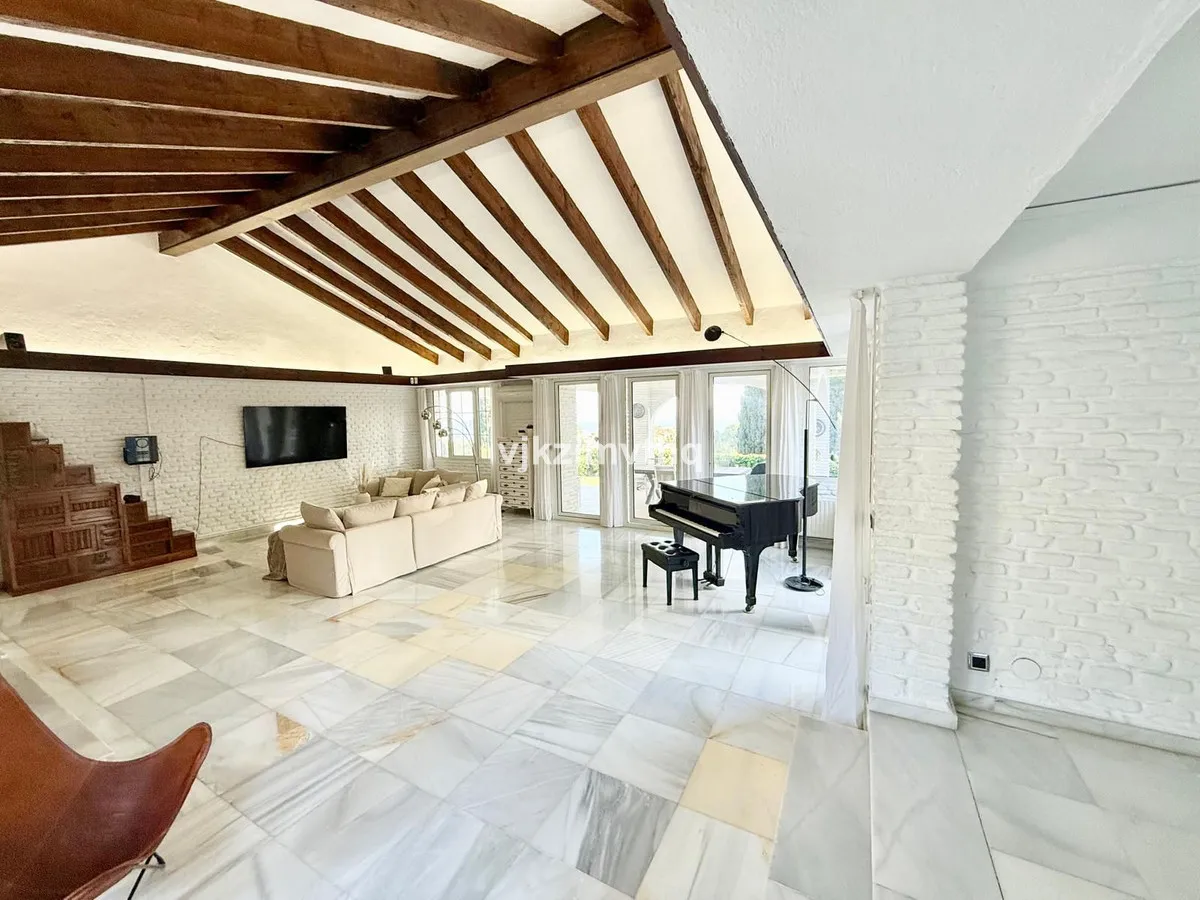 e5198d51-e018-484e-b99e-525b0f332f71