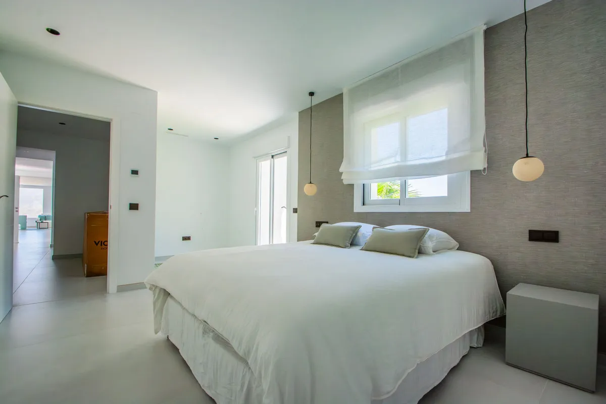 aa4e09ed-2773-4a73-aa73-2039bca89027