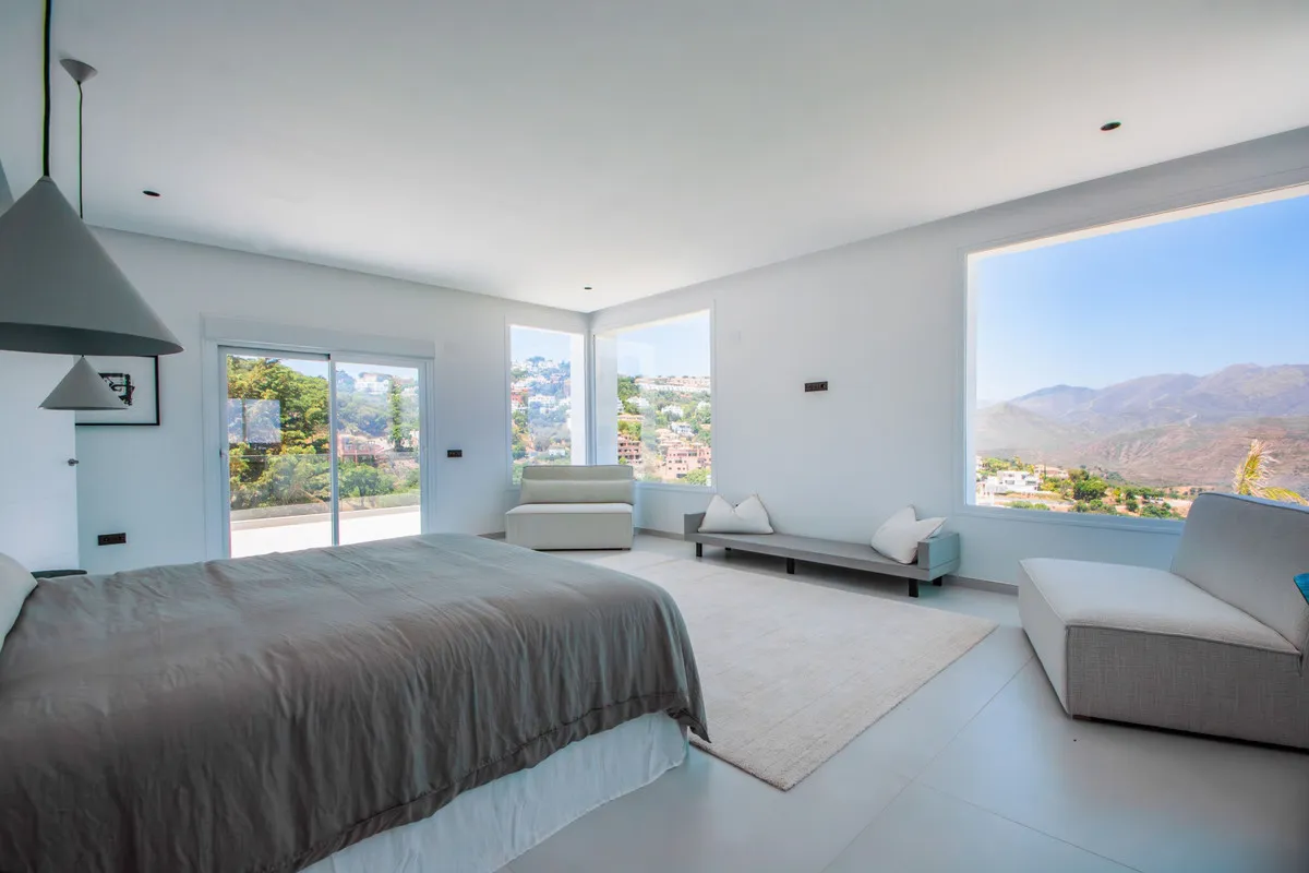 e51d702f-cf16-4a34-a72b-d6bcedaa76bd