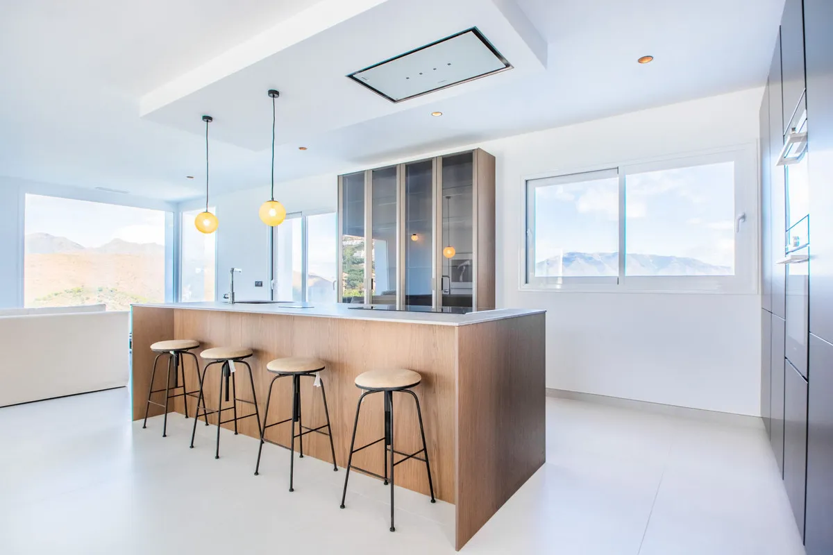 f8f16be3-d583-4a6c-a26c-51ab44cdc686