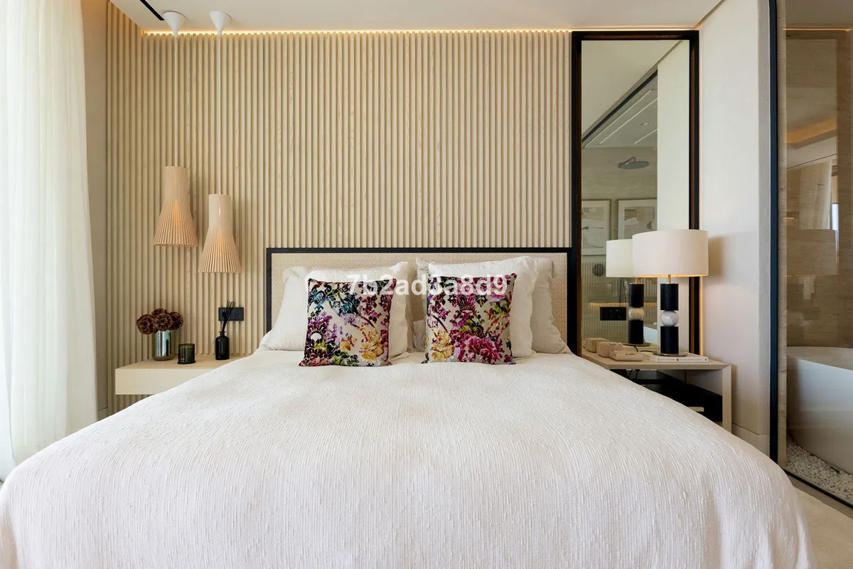 0601bb76-4650-40c8-afe8-460534c46d17