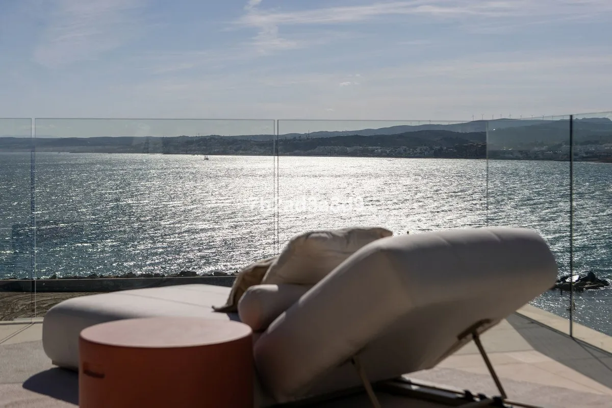 1ee6f3dd-1303-4f8a-b8d8-2056db40c86c