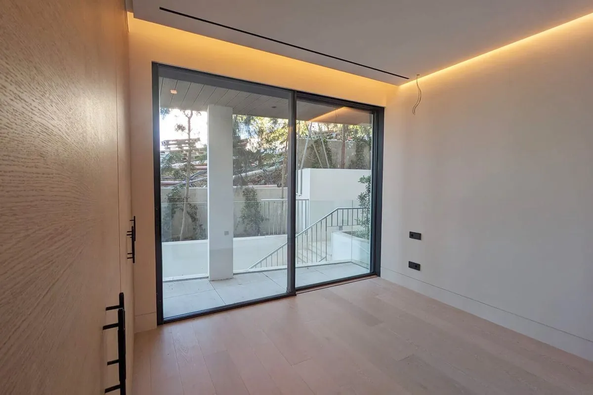 d781b8b3-53df-42b0-8329-8b0a732d9308