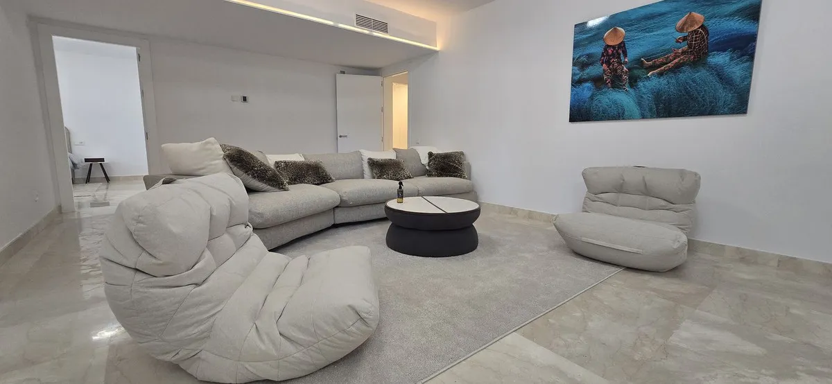 1085dc2b-d4e8-4da6-acbe-83aa4f9926f6