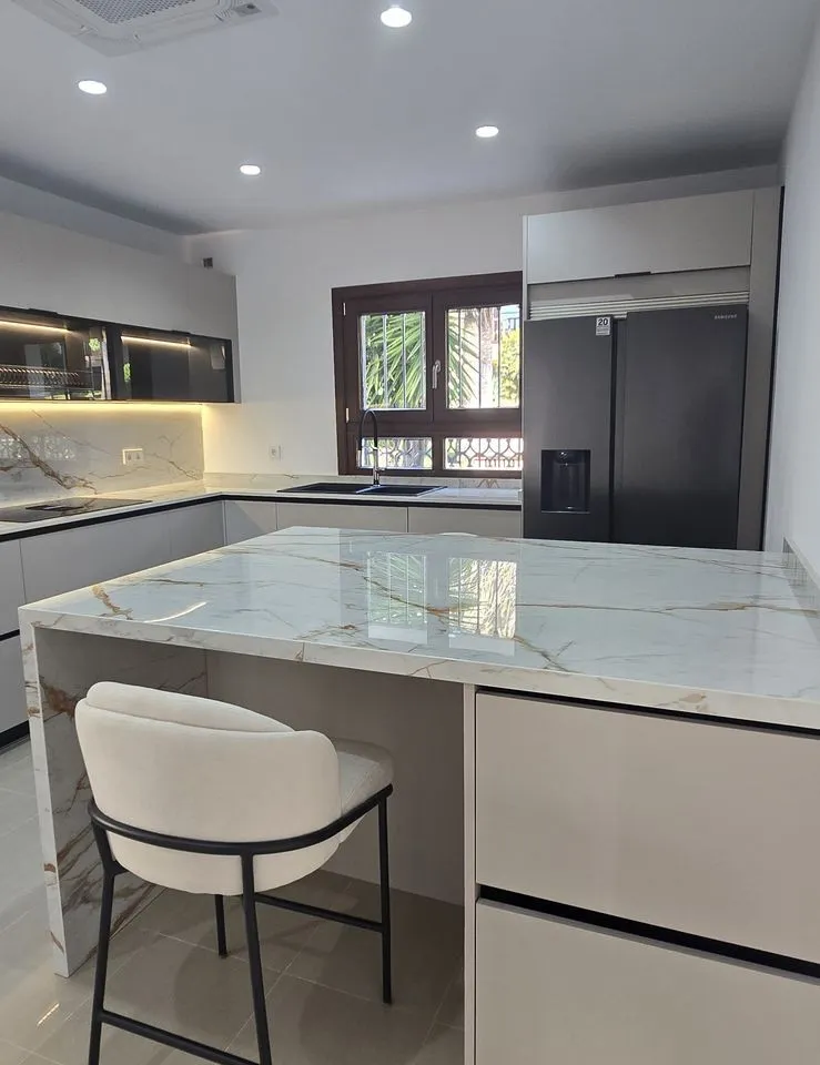 91a21bfa-f210-4b16-a9ff-1b3d62e4c5c2