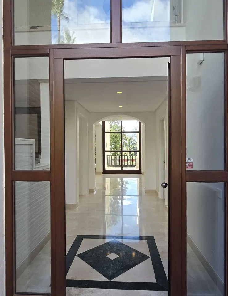 b3180ff6-b573-4cae-81fe-2bed439a43f9