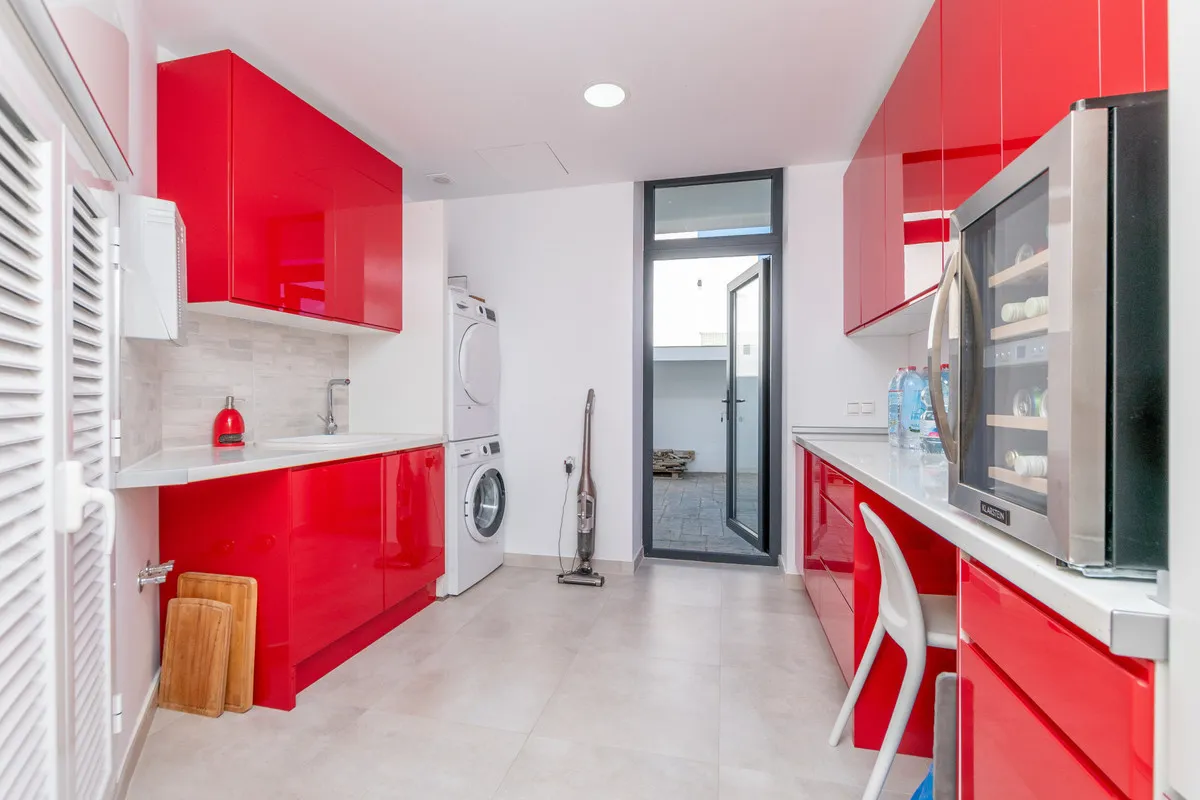 7c398238-c6d0-4fb1-95b3-c48fe341cfdf