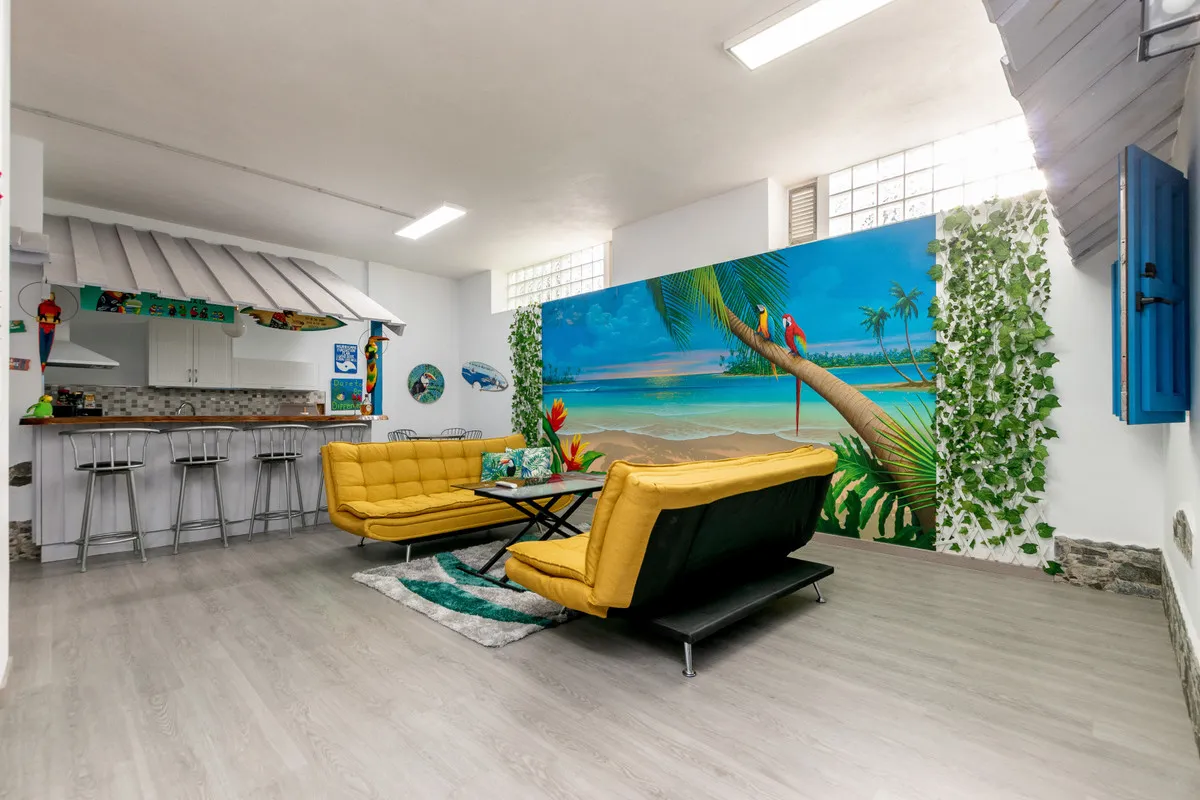 7c9532d7-29ff-4d9a-84b6-388cc2944347