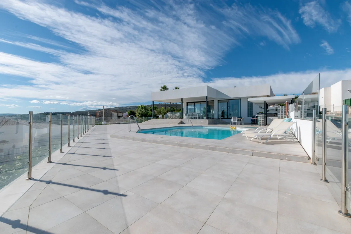 844e434f-56b8-4090-9d5d-7e4387add196