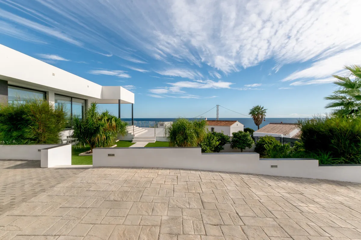 99a98c9c-d339-4462-8711-6f77cfcf0384