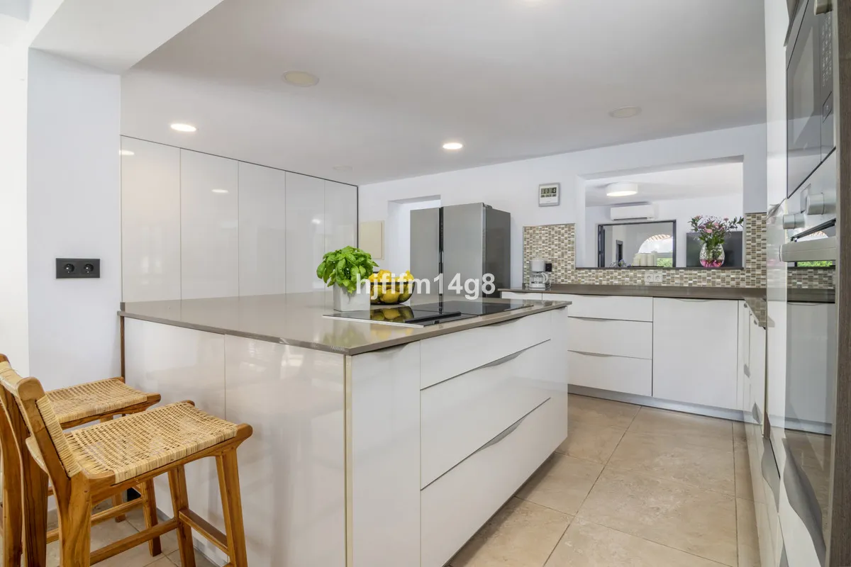 2553f0e4-24bc-449a-a722-6c51f03d7b3a