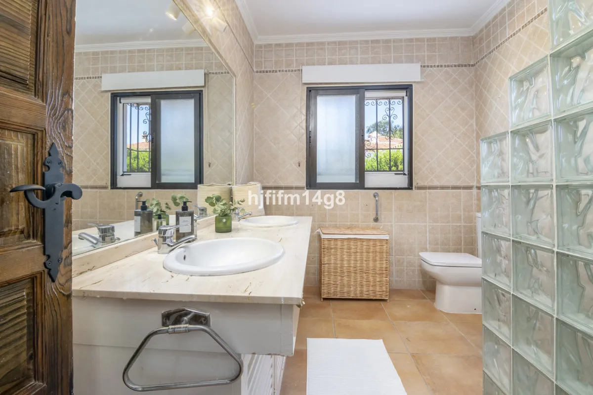 288d6453-38da-44fc-ab9f-ad8705a75619