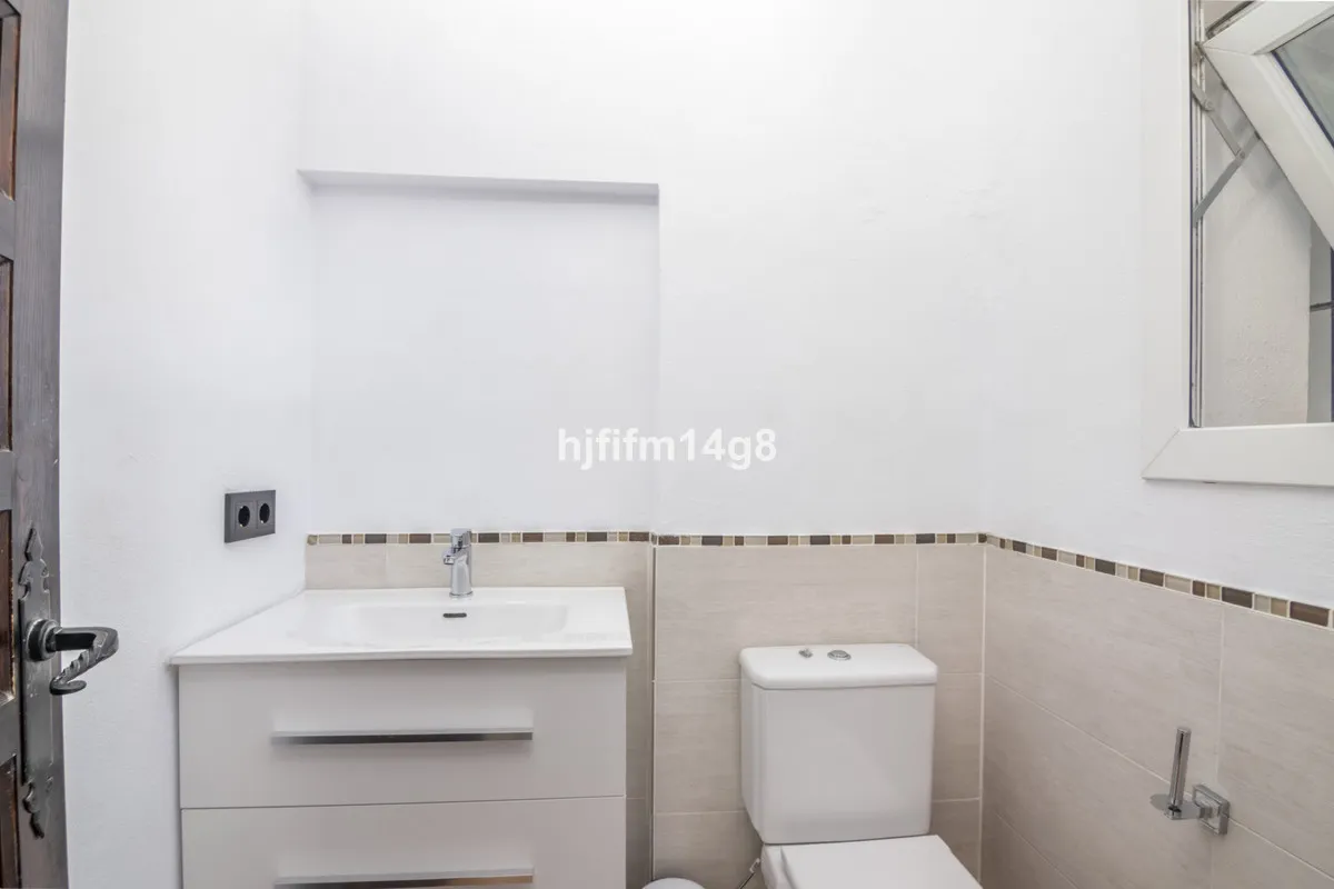 c2ac1af8-047e-4b81-84b2-c11bb1dda941