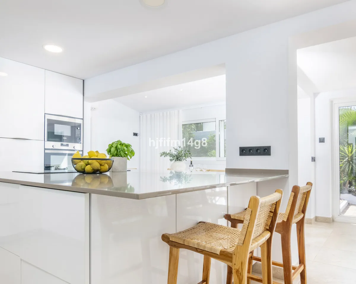 cbfbbc6c-1963-4330-b2bb-dac1a24441a9