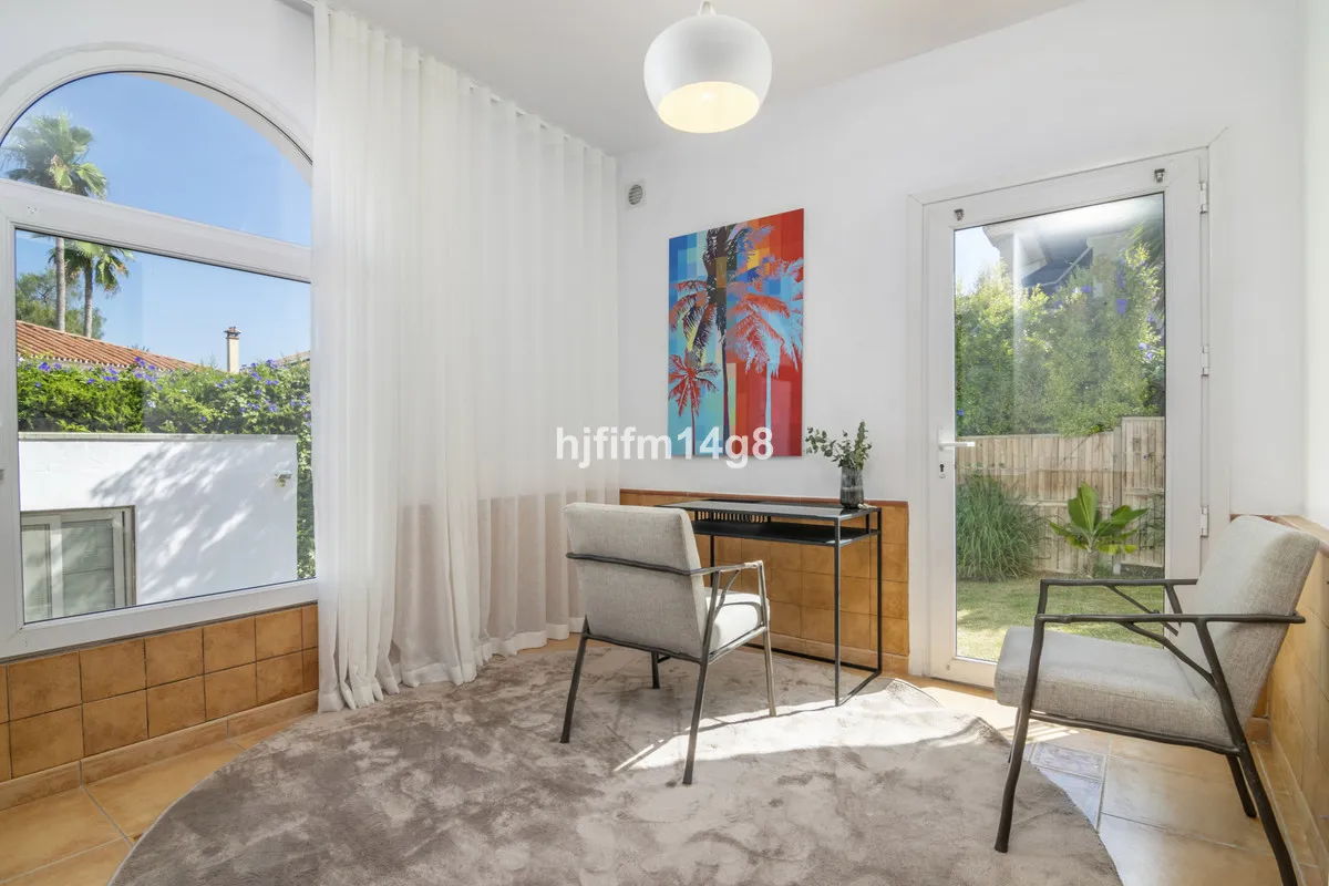 e2d072a7-ae77-4abb-9afa-f610cc5bc721