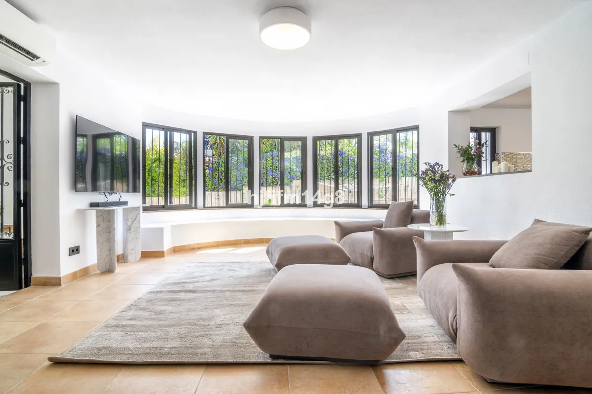 f999e11d-393e-4f48-bdfb-80c16794202e