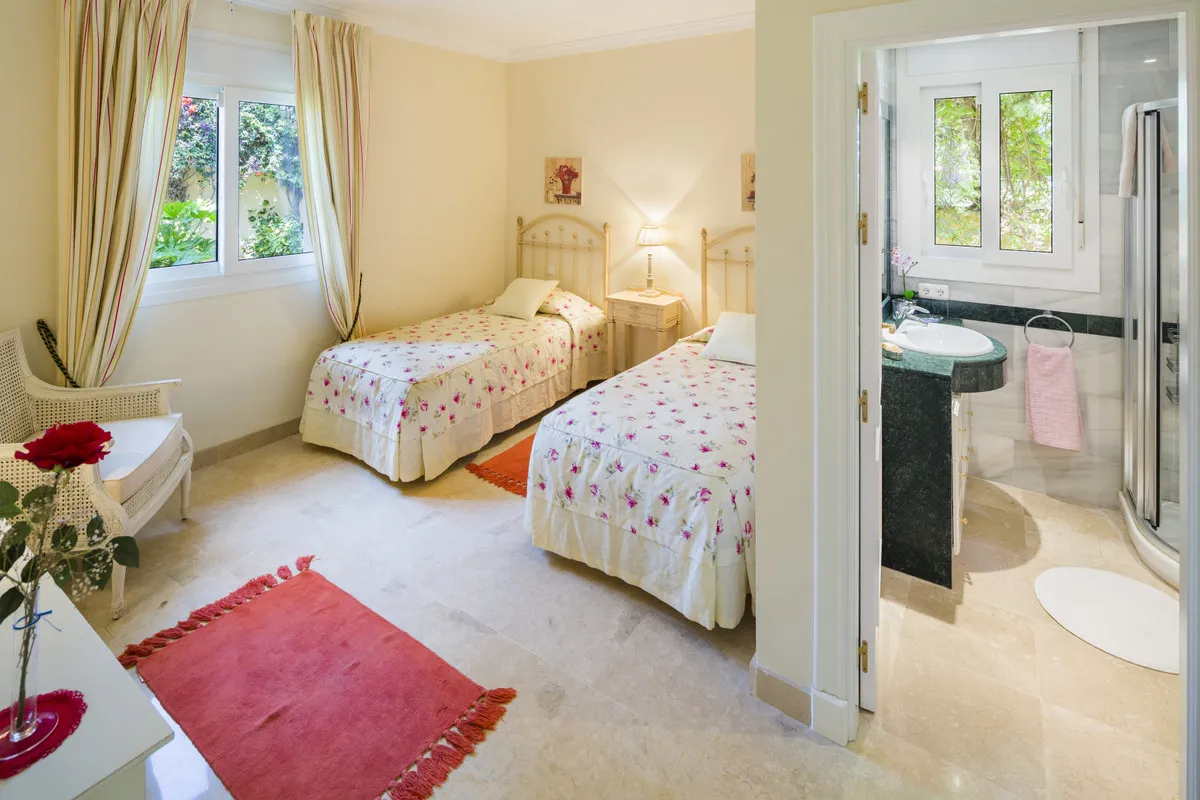 f5be97b5-0d16-4f81-94ac-7573210e555d