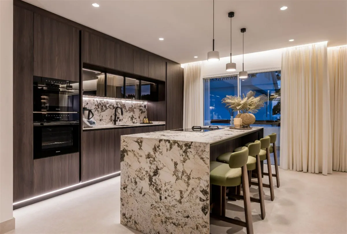 2d1ea698-bd6c-4c61-8858-d16e83a3ee13