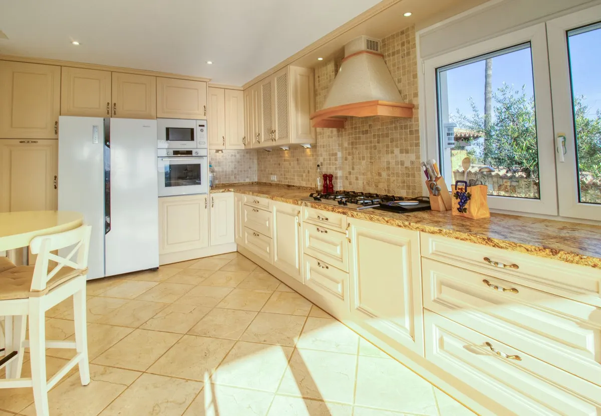 c11a1243-d503-40f9-be85-56288f81b06a