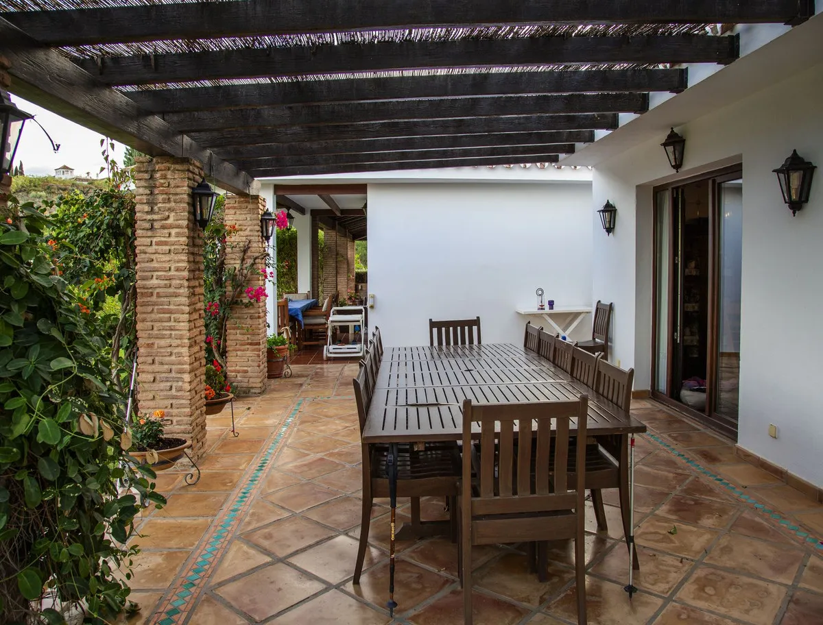 04bffcd9-d6e2-4aeb-bd72-734220a64343