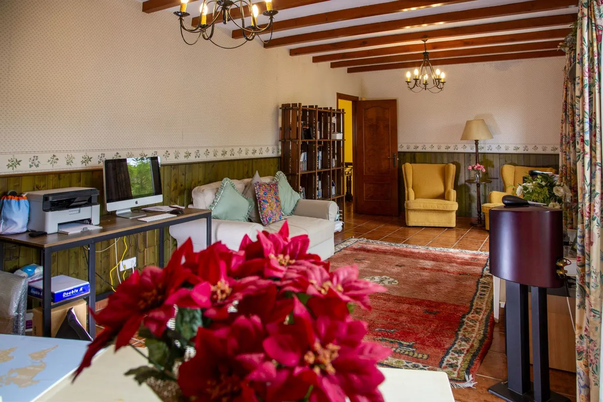 0e0e465f-d4cc-4f64-a3b2-62f3c3fe608e