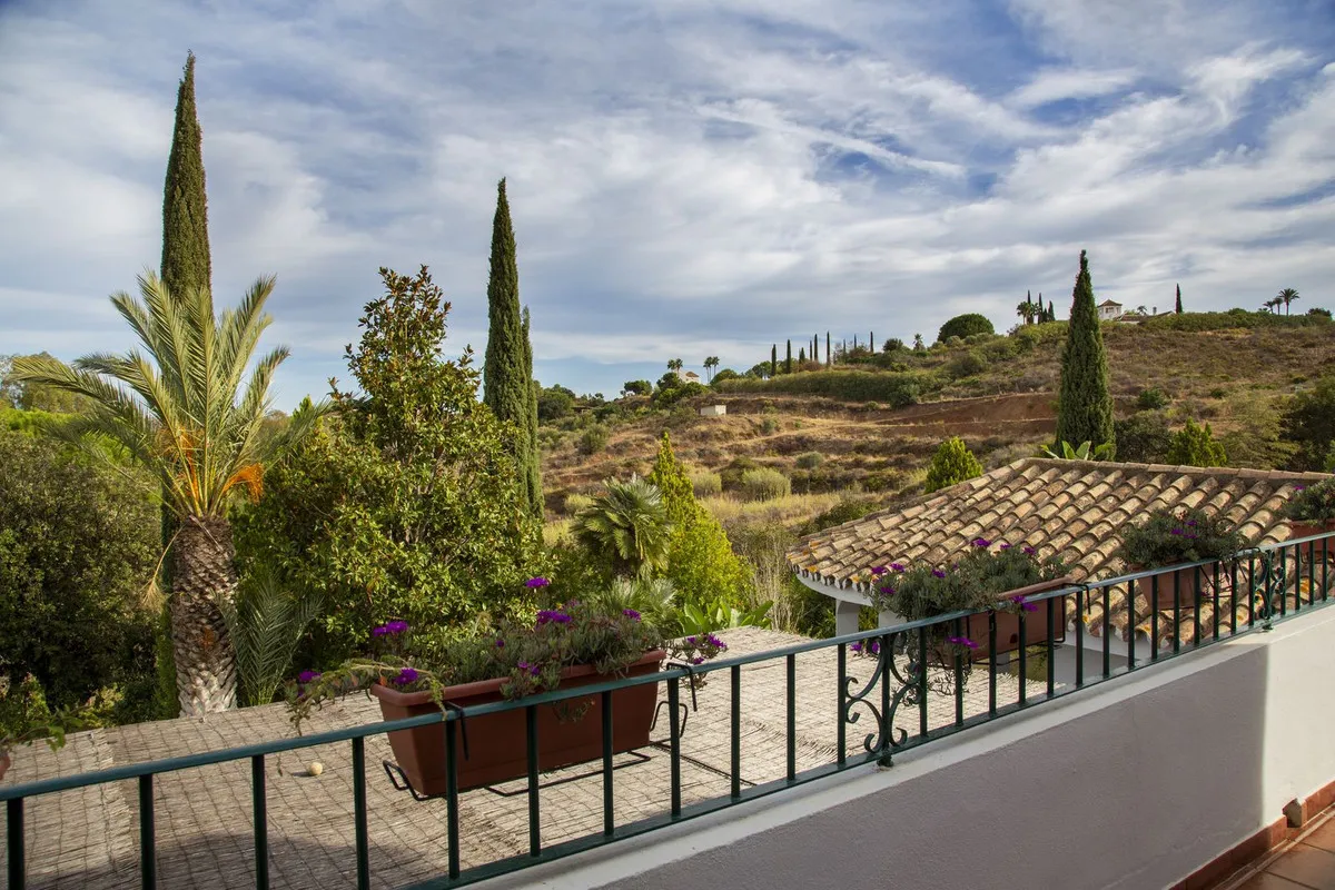 4c633fe2-49f5-4fe8-92bd-43b74de3c741