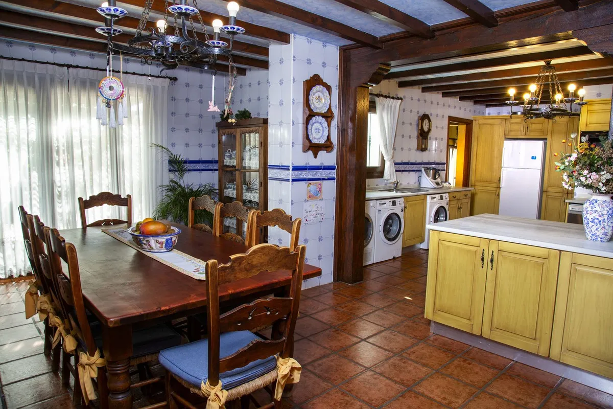 cc4e3a7b-3f68-443a-aab1-5afcc765d841