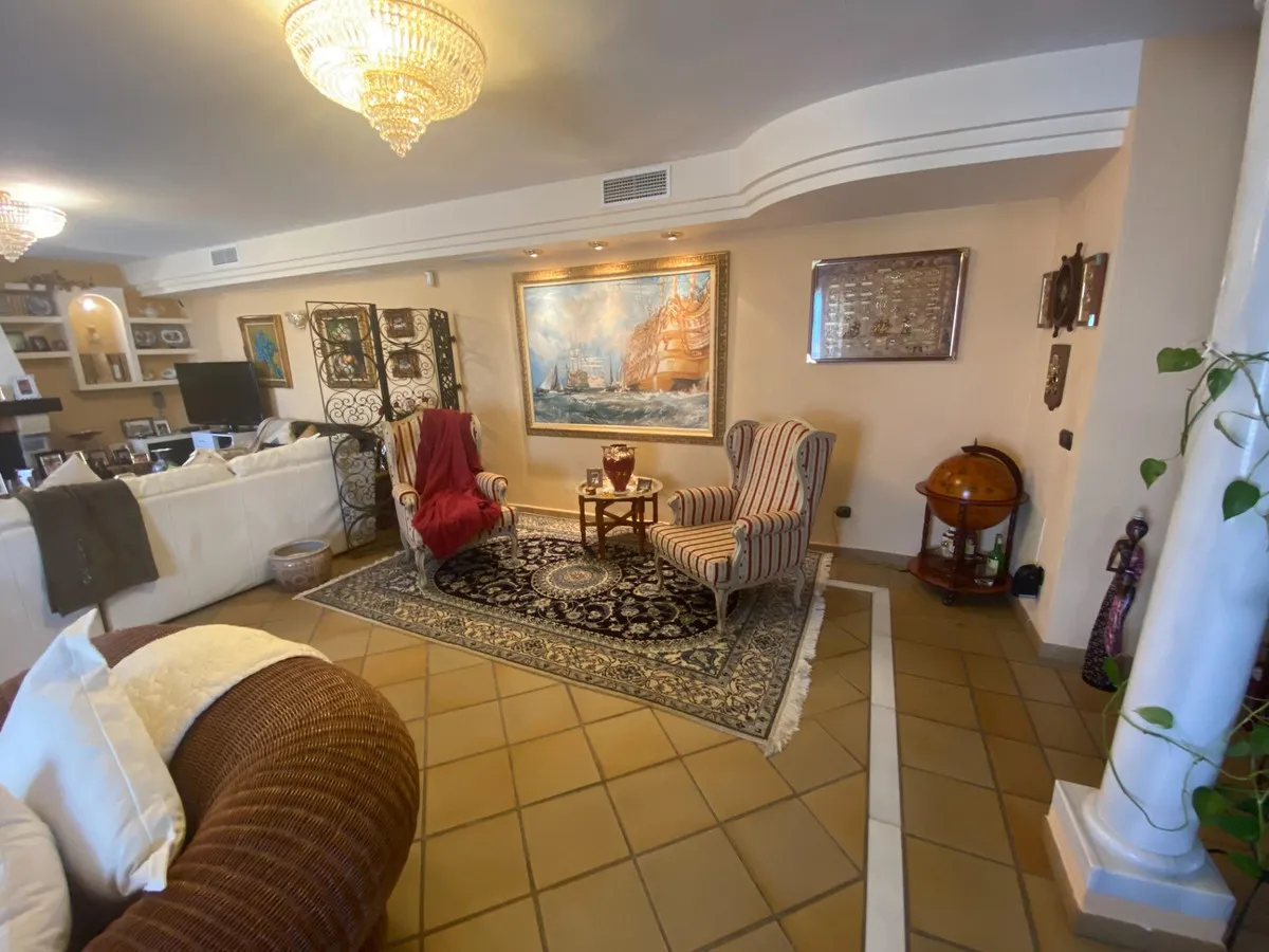 1d6dd019-08bd-43bc-bfbd-4701a6536e14