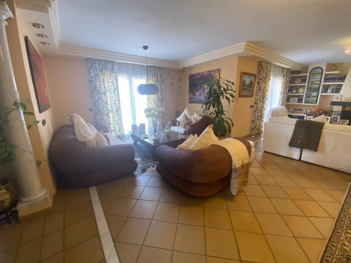 4ef4872b-6957-41a7-9a39-fbdd9b2e3fe7