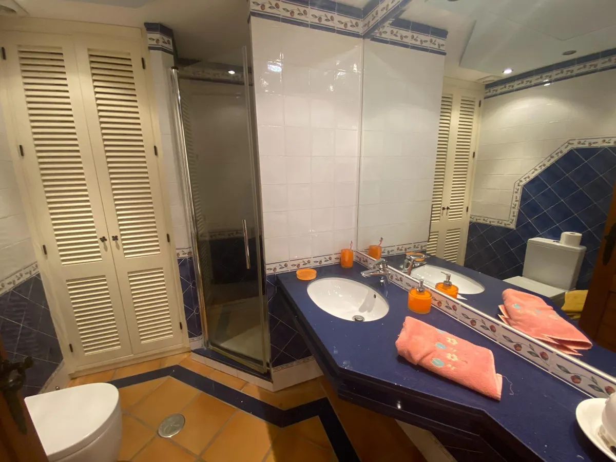 93c954e5-4101-4acb-8e49-d28e74542942