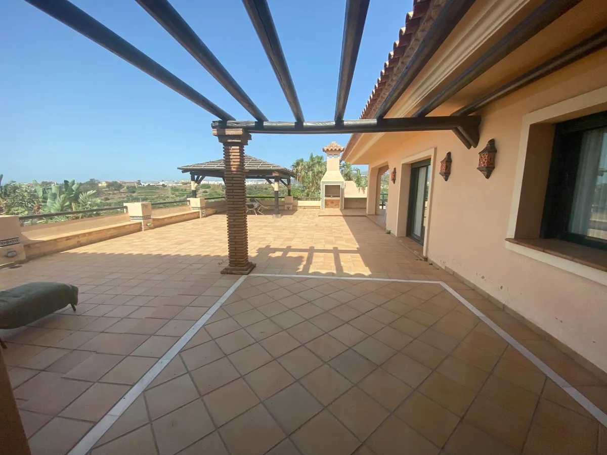 d8f28f84-c802-47f4-9458-3259058b8406