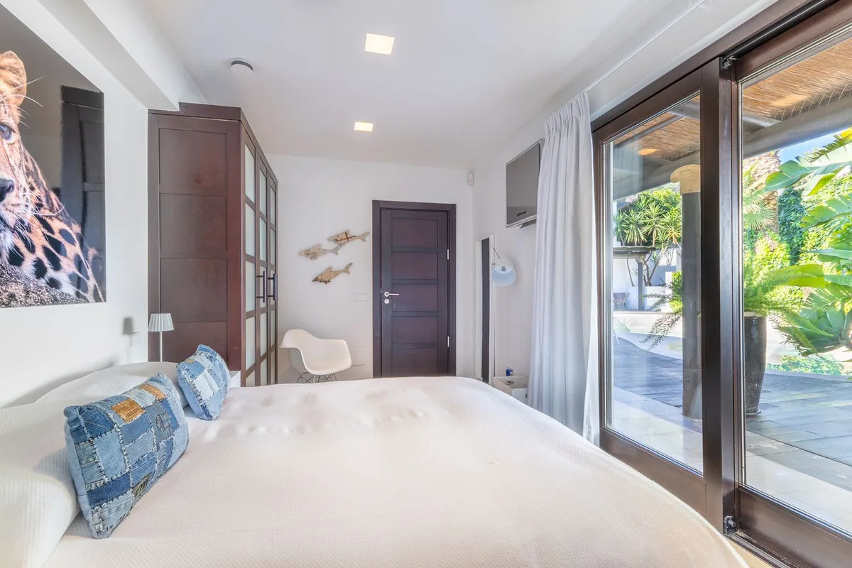 0abc961a-cfe7-4f22-9245-9a2600ba74a1