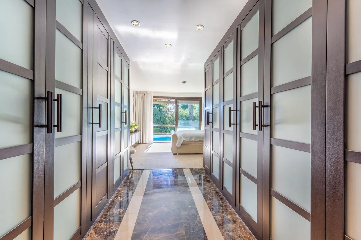 965ee2b4-82e6-40ed-b134-e9e32ac6d737