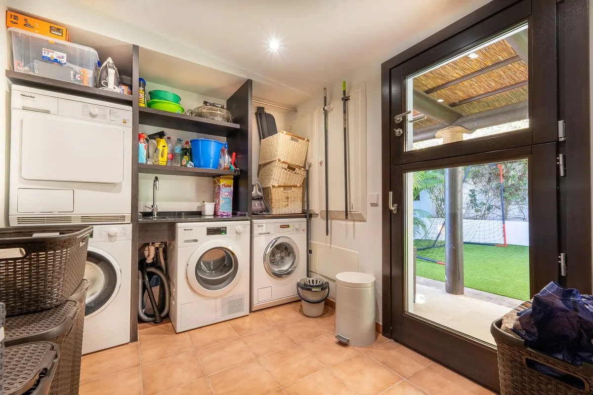 ac0e913d-434a-4749-a6e8-78a4323e06f2