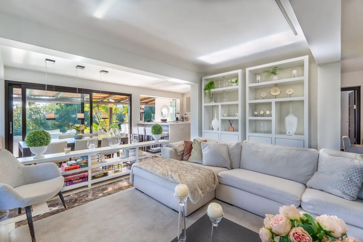 c500f2f8-b20b-4679-81d5-2cb243452875