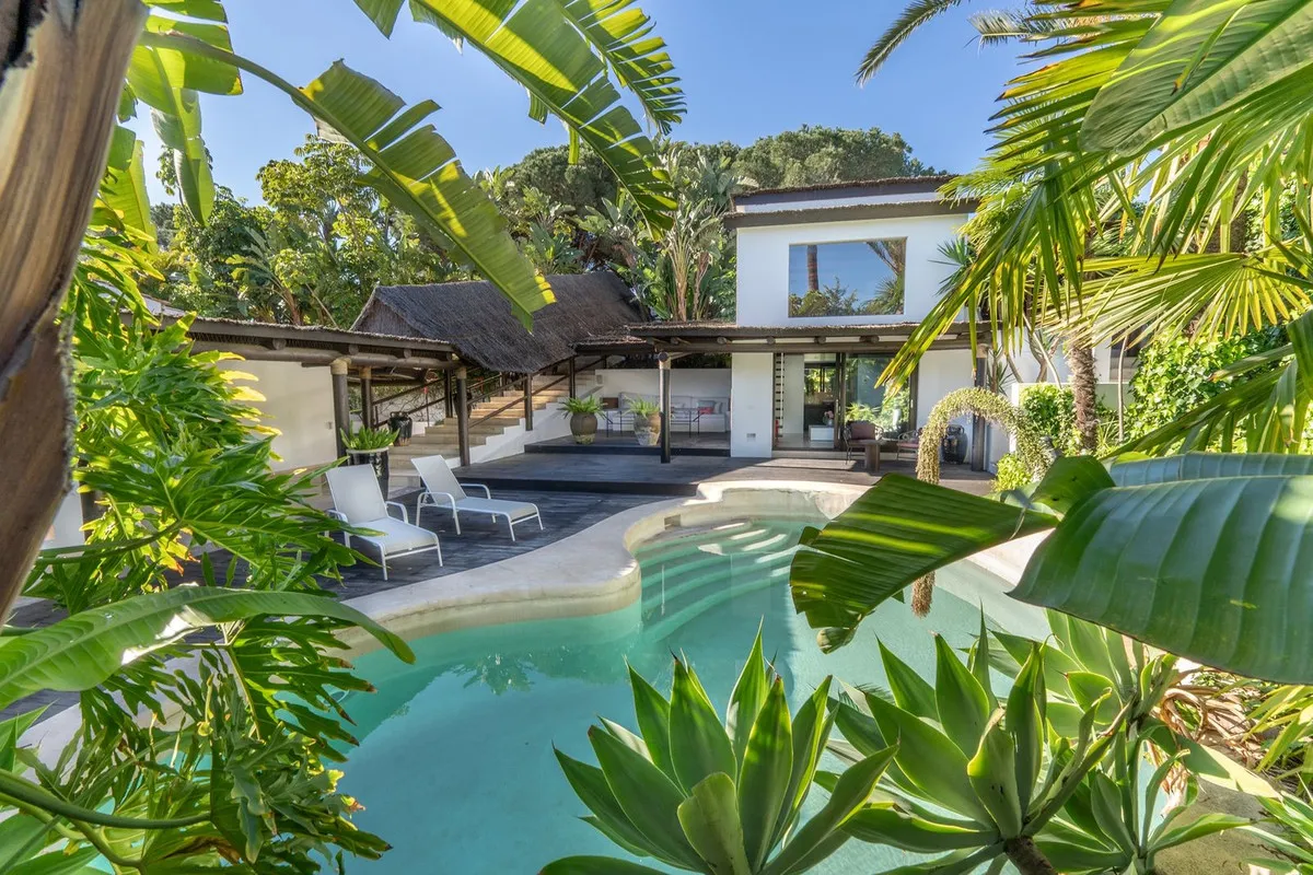 c741b94d-250d-426c-9f25-1c49fe5cbec6