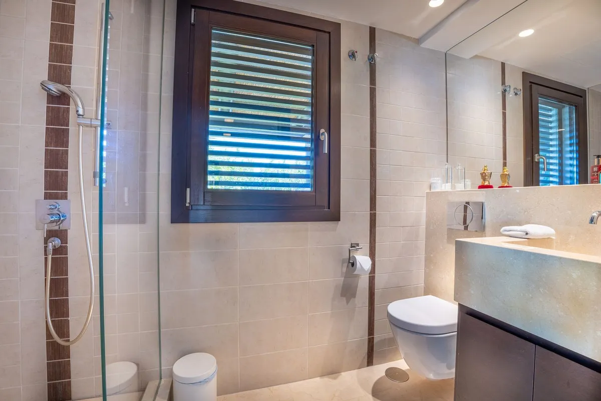 e774b789-51d9-49a0-b1ba-a7accd6f3fc1